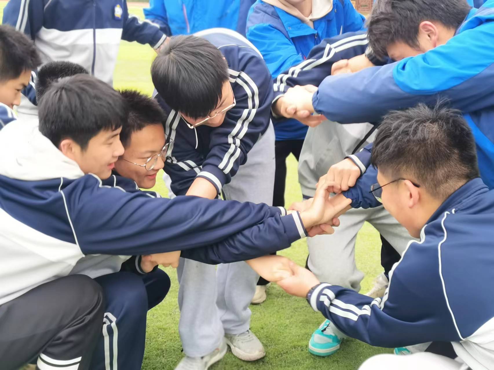 ：开设户外团体心理课pg电子试玩海头高中